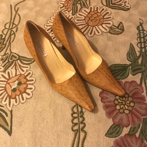 Vintage Barney’s NY ostrich pump - Picture 9 of 10